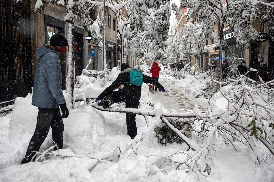 Imagini din Spania, cu „cea mai puternică furtună de zăpadă din ultimii 50 de ani”. Patru oameni și-au pierdut viața