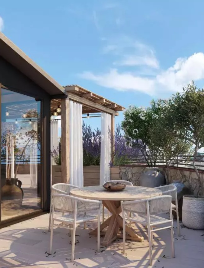Imagini cu apartamentul în care locuiesc Carmen Grebenișan și Alex Militaru. Deși a investit o avere, vedeta se mută din penthouse-ul din București