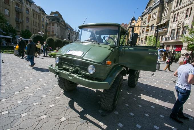 "Retro Parada Primăverii" organizată în zeci de oraşe din ţară! GALERIE FOTO