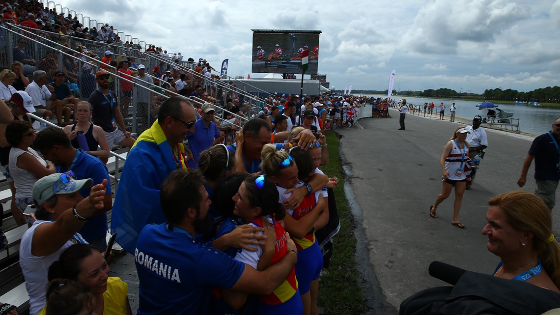 Elisabeta Lipă, superoptimistă: ”Cele două medalii cucerite la Mondiale anunță o nouă generație de campioni în canotajul românesc”. Fetele vin marți acasă