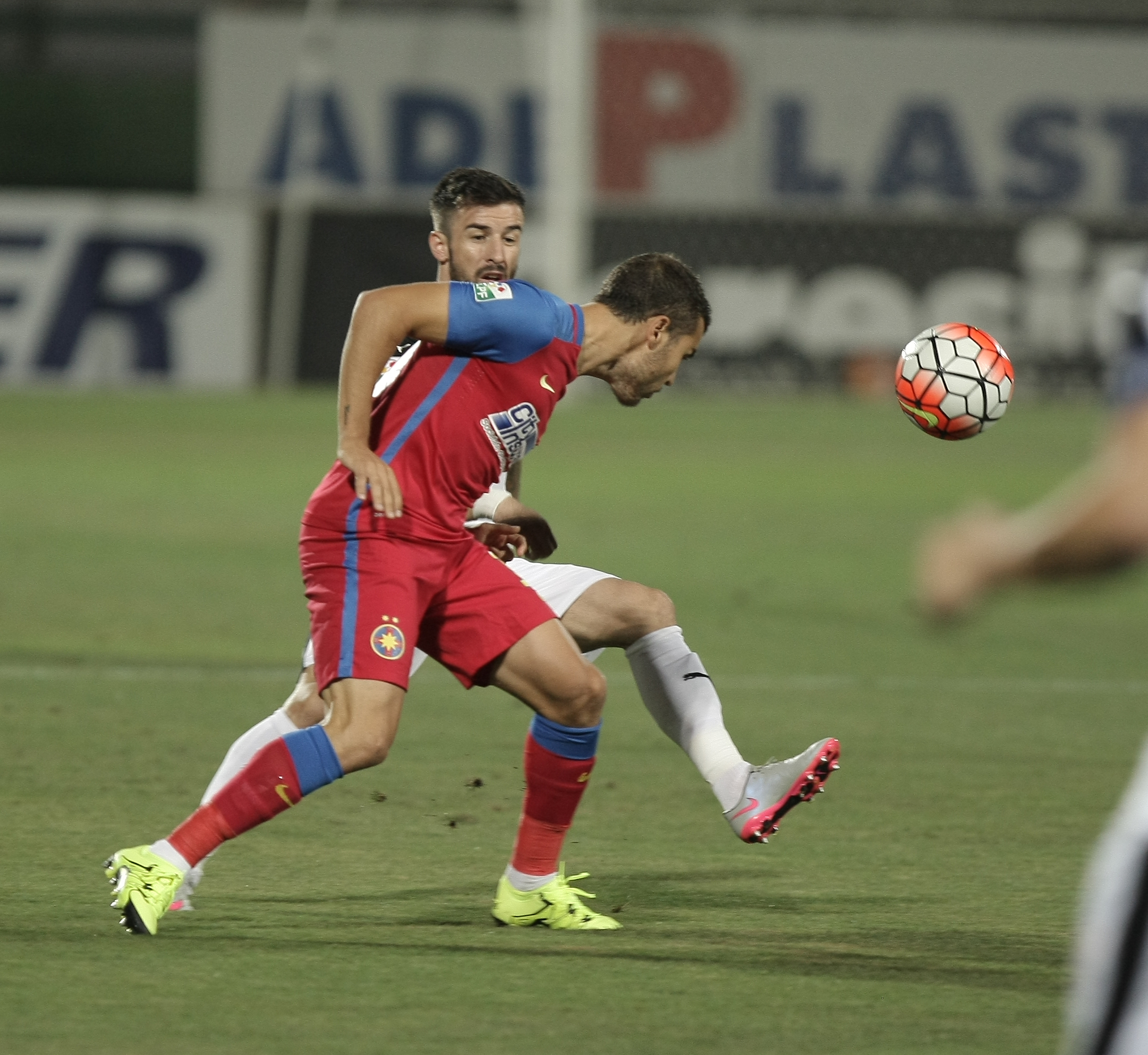 Liga I: Astra  - Steaua 2-0. N-au mers cu Steaua, au fost cu Astra! Trei goluri anulate campioanei en-titre de brigada lui Colțescu! ^Campioana, gafă de amatori: legitimația lui Muniru!