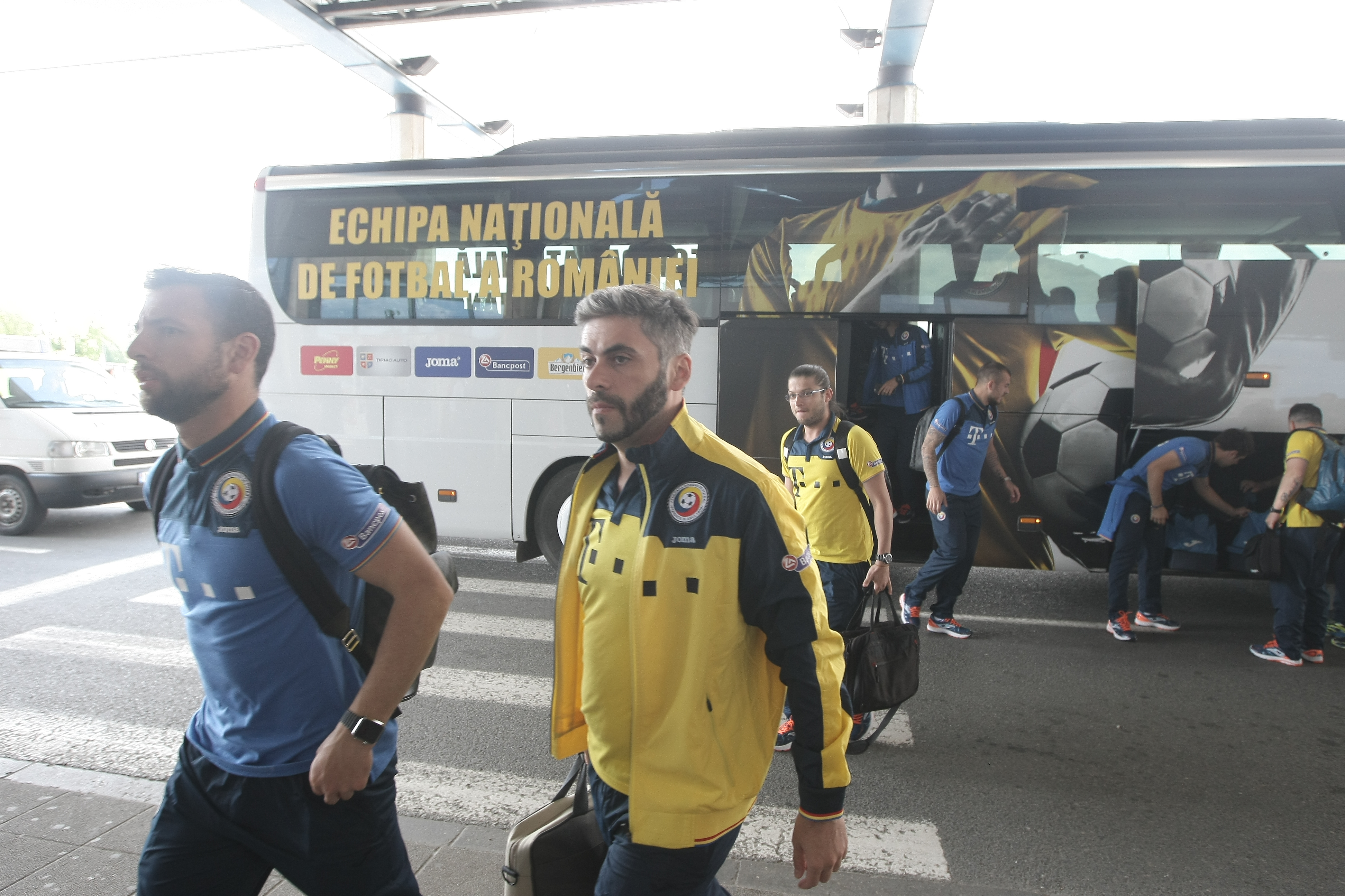 Anghel Iordănescu l-a luat pe Denis Alibec în cantonamentul din Italia. Selecționerul, absent | GALERIE FOTO