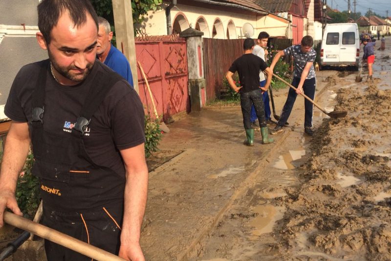 Inundații în Maramureș după ploile torențiale. Șuvoaile au făcut prăpăd și alte județe din țară / FOTO&VIDEO