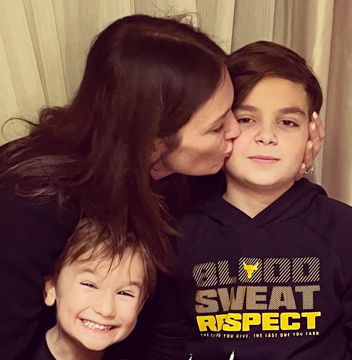 Cum se descurcă Maria Marinescu în rolul de mamă: „Viața cu 5 copii este foarte frumoasă, nu te plictisești niciodată, îți aduc stres, dar și multe bucurii”
