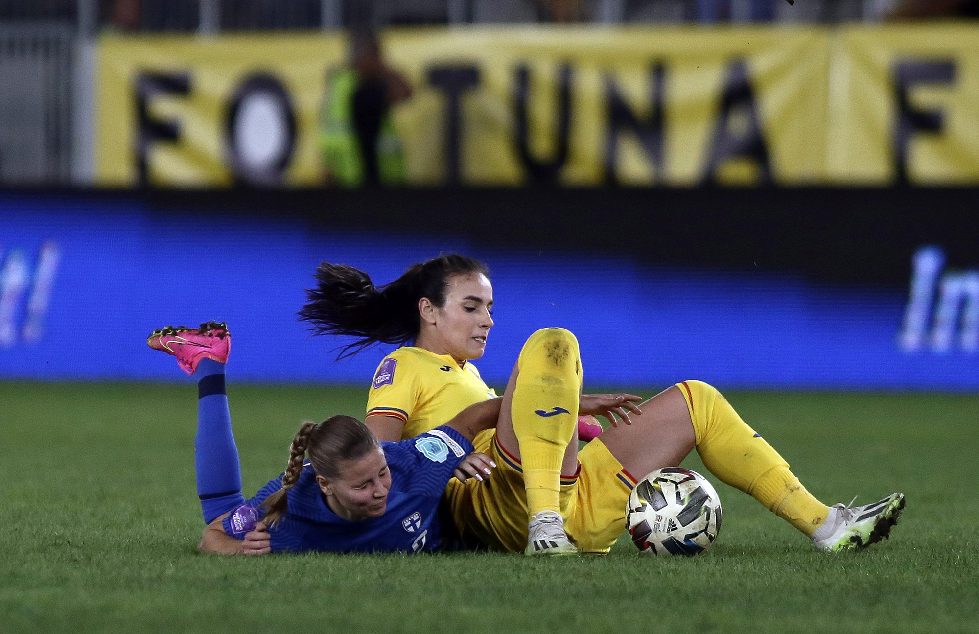 Naționala feminină a României a pierdut la limită în fața Finlandei. Singurul gol, marcat din penalty