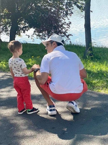 Cum își crește Ștefan Bănică cei trei copii. Lecția pe care le-a dat-o: „Le-am explicat că banii nu cresc în copaci”