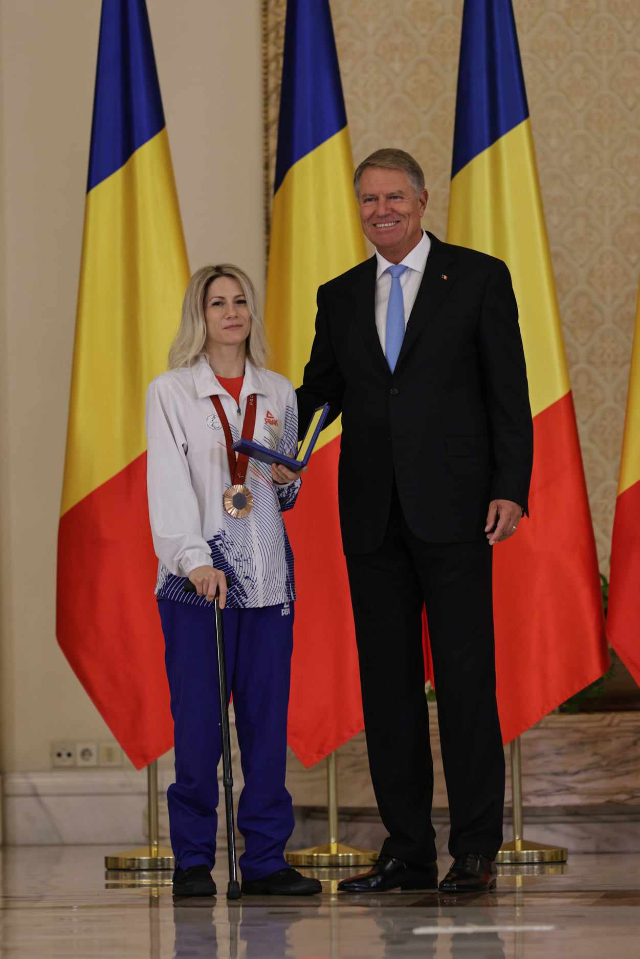 Gafă a președintelui Iohannis la decorarea medaliaţilor de la JO Paris. A spus „comemorarea”, în loc de „ceremonia” | VIDEO