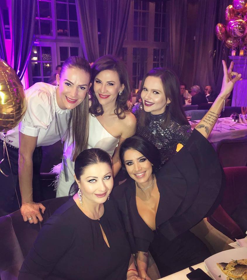 Adina Alberts a dat petrecere mare de ziua sa de naștere. Cum s-au îmbrăcat  divele din showbiz la marele eveniment din viața medicului estetician | FOTO