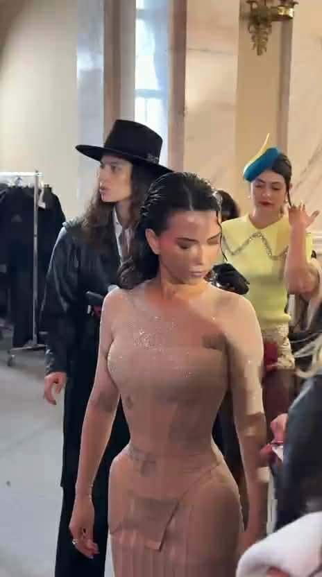 Cum s-a îmbrăcat Inna la Bucharest Fashion Week 2026. Ținuta ei a atras toate privirile