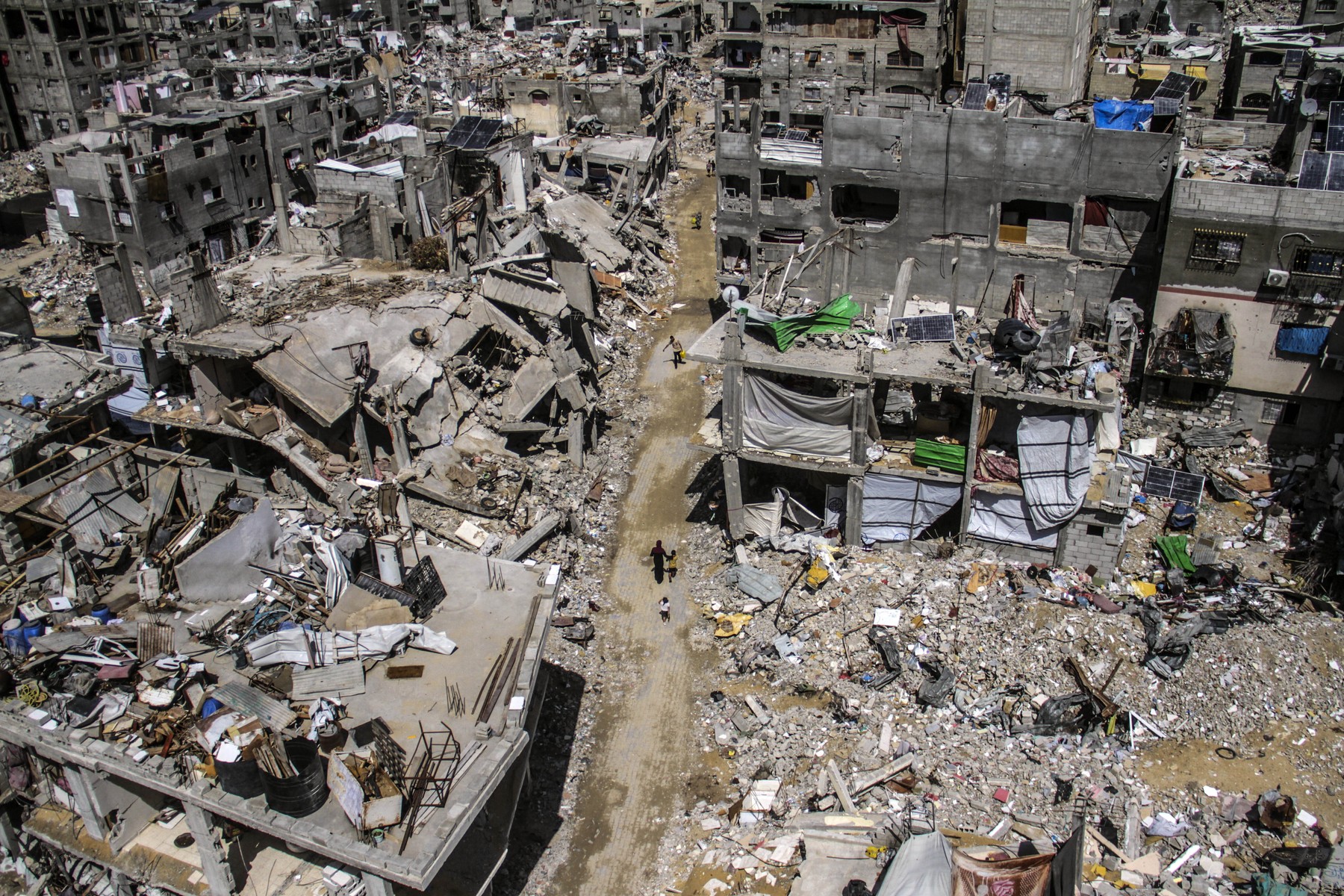Israelul a făcut una cu pământul un oraș cu 200.000 de locuitori, în Gaza: „Auzim răniții când cer ajutor și unii dintre ei mor”