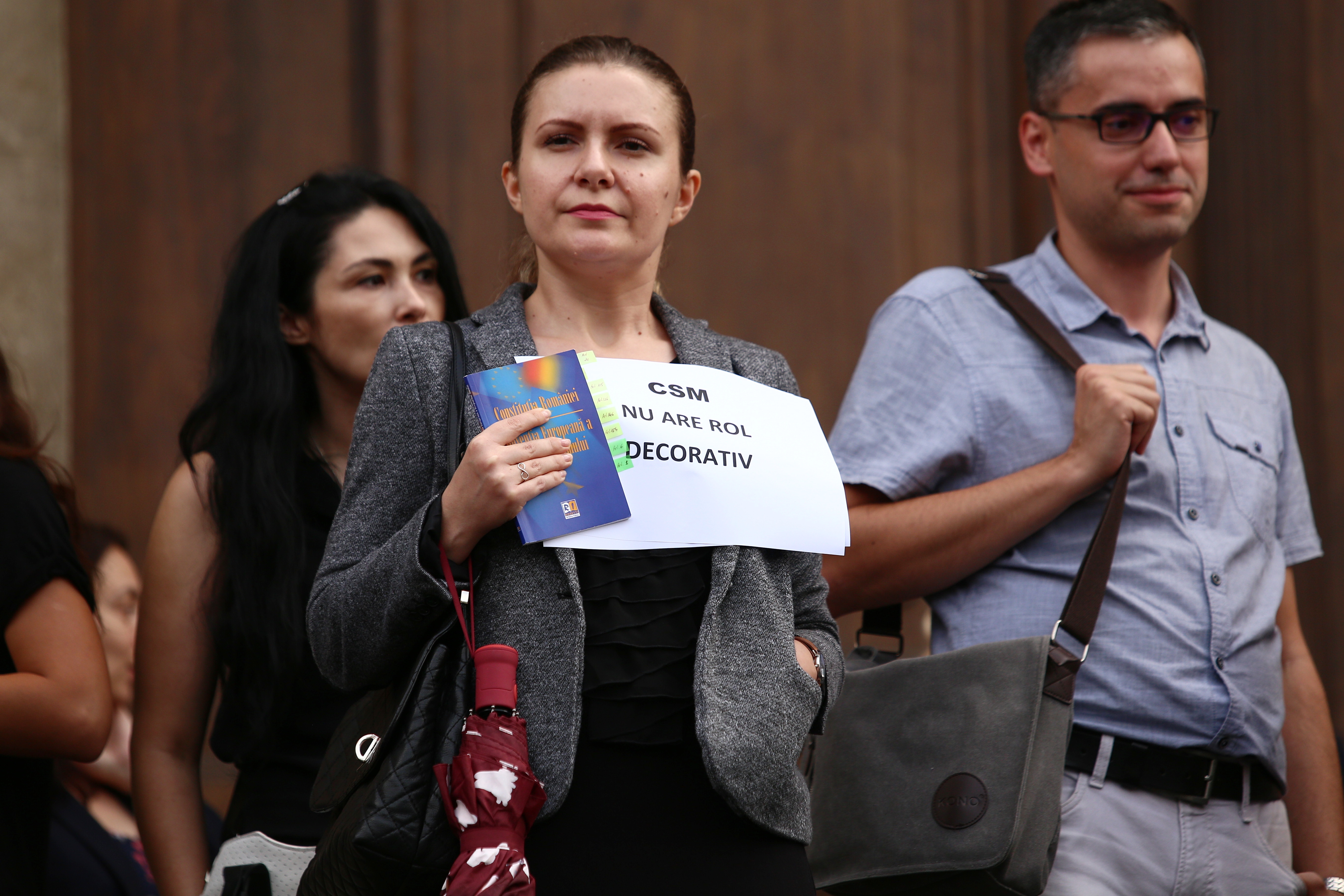 FOTO| Protestul magistraților din toată țara în fața Curții de Apel București: justiţia română este sub asalt în momentul de faţă