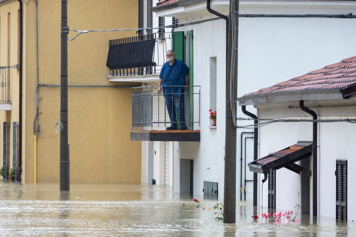 „Ceva nemaiîntâlnit în acest secol. Trebuie să ne pregătim, aceasta este criza climatică”. Italia caută o explicație pentru inundațiile catastrofale