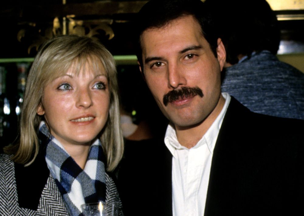 Bibi, fiica secretă a lui Freddie Mercury, a murit de cancer la 48 de ani. „Este acum alături de tatăl ei iubit”