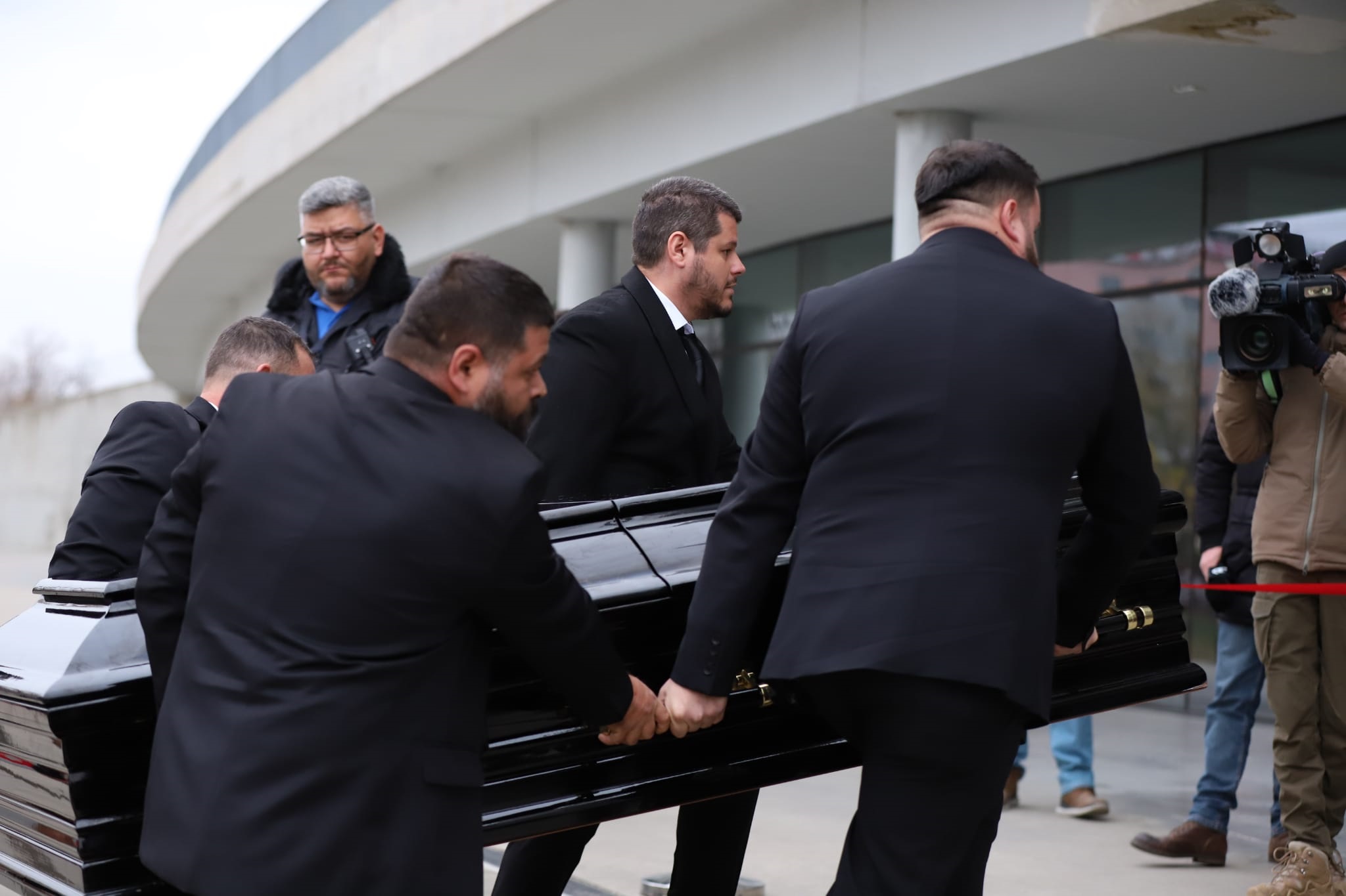 Primele imagini de la Arena Națională. Sicriul cu Helmut Duckadam a ajuns la sectorul VIP
