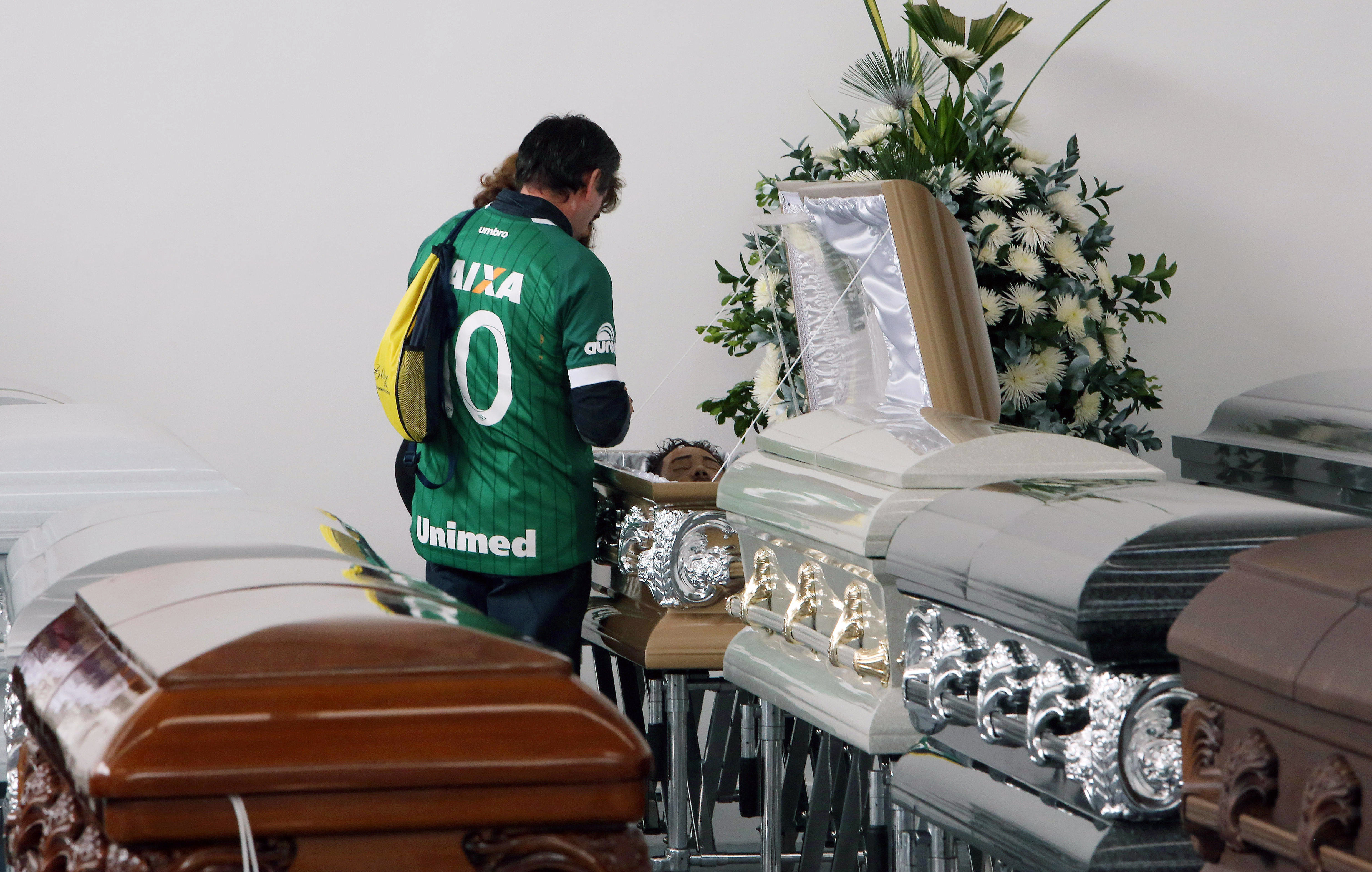 Avion prăbușit în Columbia. 150.000 de oameni i-au comemorat pe cei 71 de morți, printre care și aproape toți jucătorii de la Chapecoense | FOTO&VIDEO