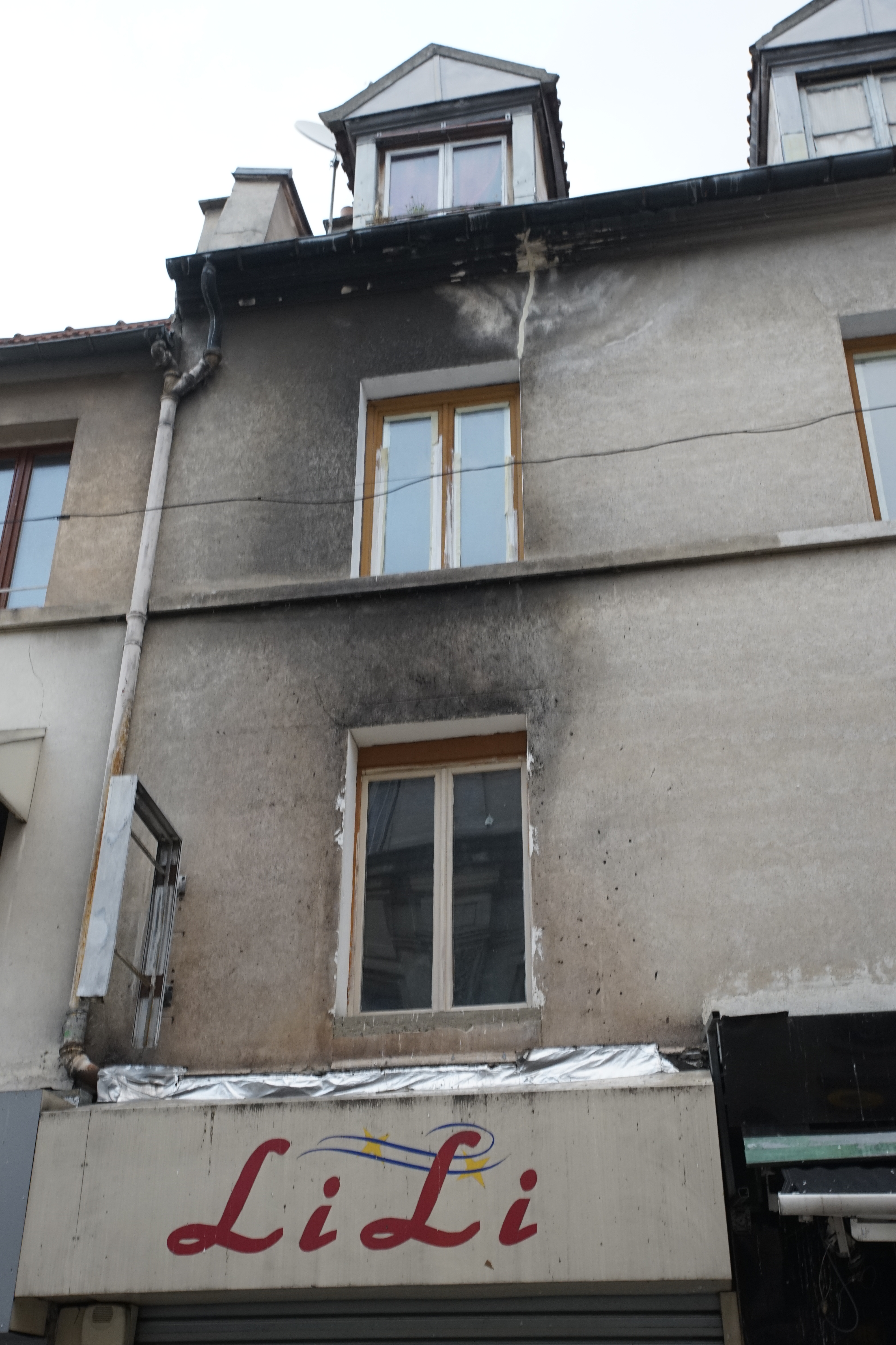 Euro 2016. Reportaj din infernul de la Saint-Denis. Vineri jucăm aici, pe Stade de France, cu gazdele! ”Explodează câte o bombă la două săptămâni și se trage cu Kalașnikovul” EXCLUSIV&FOTO