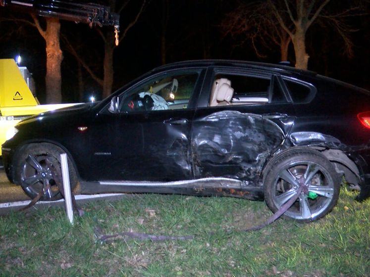 Un român care a fugit de poliție, după ce a făcut accident cu un BMW furat în Belgia, a fost găsit de un câine zăcând într-un șanț, în Olanda
