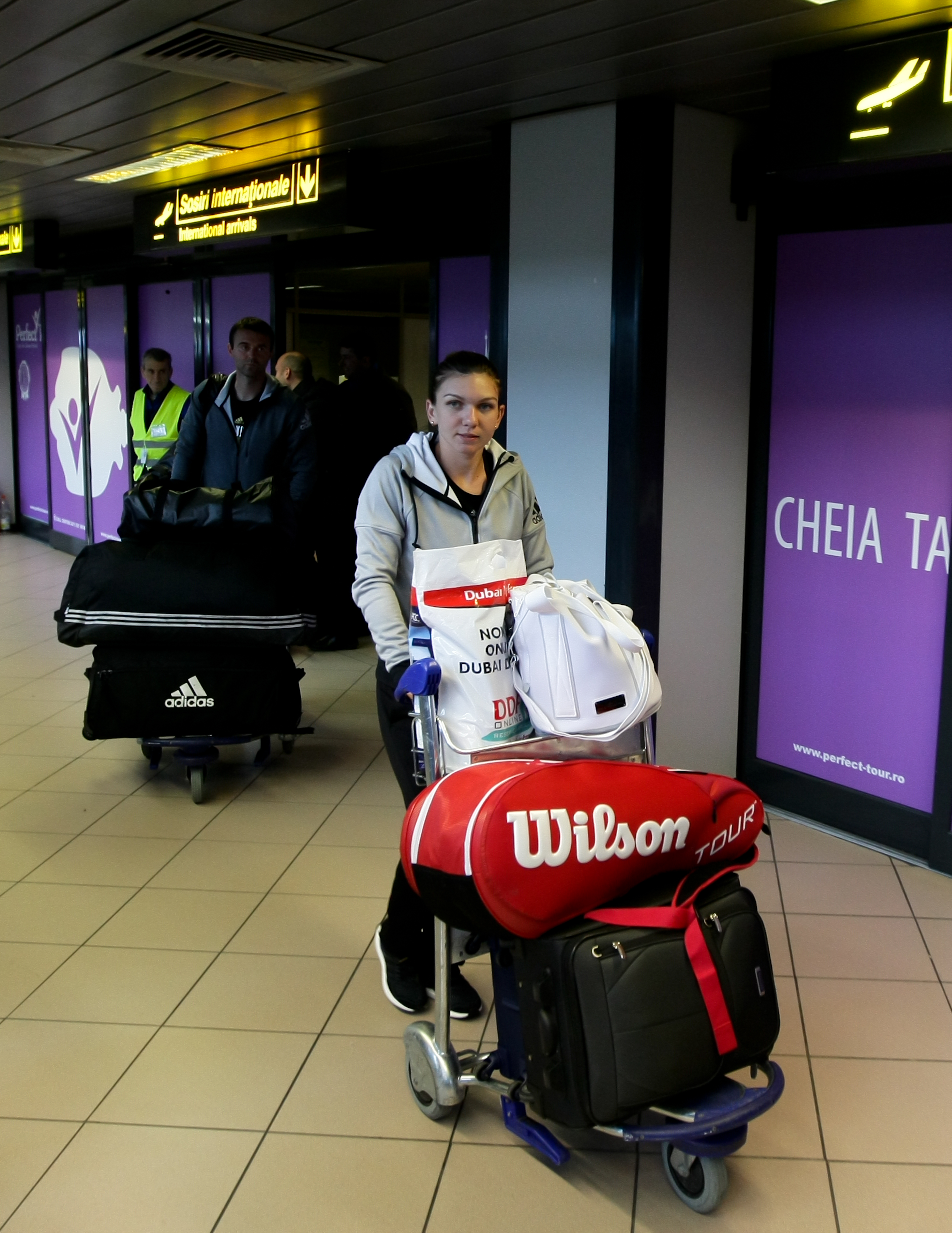 Simona Halep s-a întors acasă de la Australian Open / GALERIE FOTO