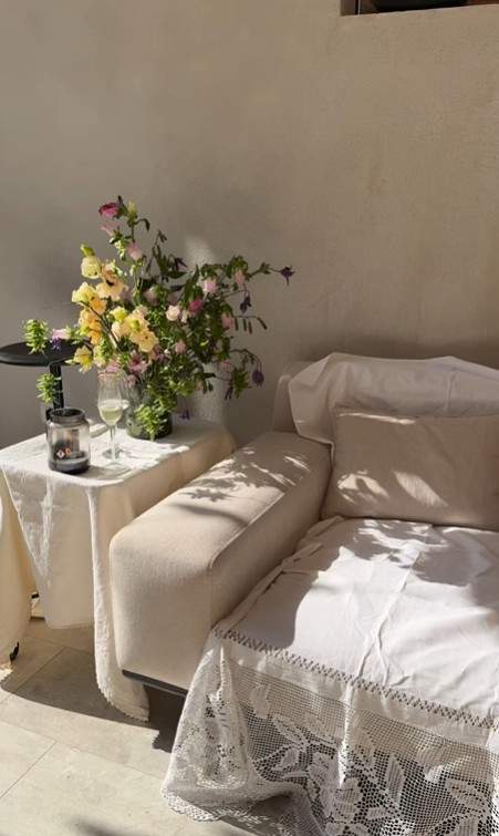 Cum arată bucătăria Laurei Cosoi după ce a fost renovată. „Mi-am îndeplinit visul. Ador lumina apusului care umple încăperea”
