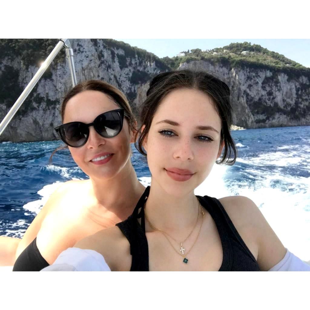 Violeta a lăsat-o fără replică pe Andreea Marin. Fiica lui Ștefan Bănică jr nu vrea să fie influencer și nici să folosească filtre: „Multe tinere asta fac”