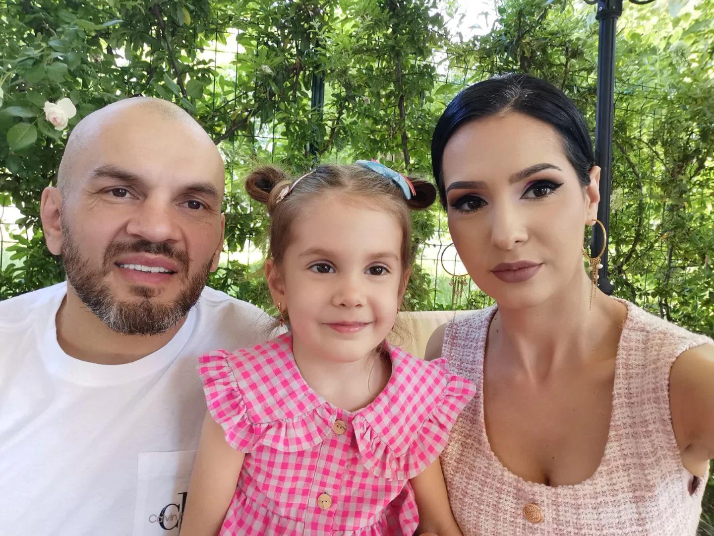Cum arată soția și fiica lui Ionuț Pitbull Atodiresei. Imagine rară cu familia luptătorului de kickboxing