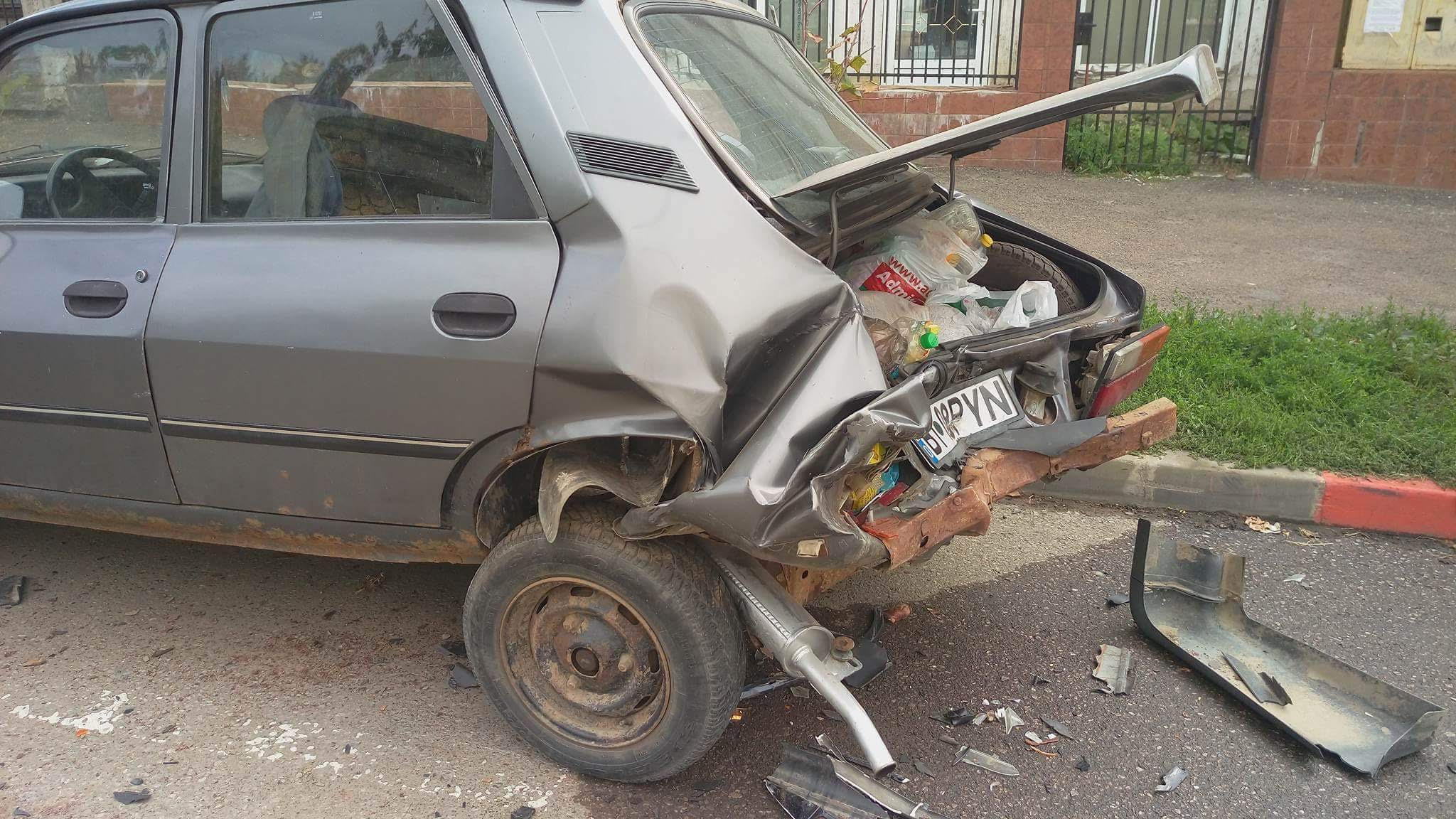 A avariat cinci mașini încercând să evite un câine! GALERIE FOTO