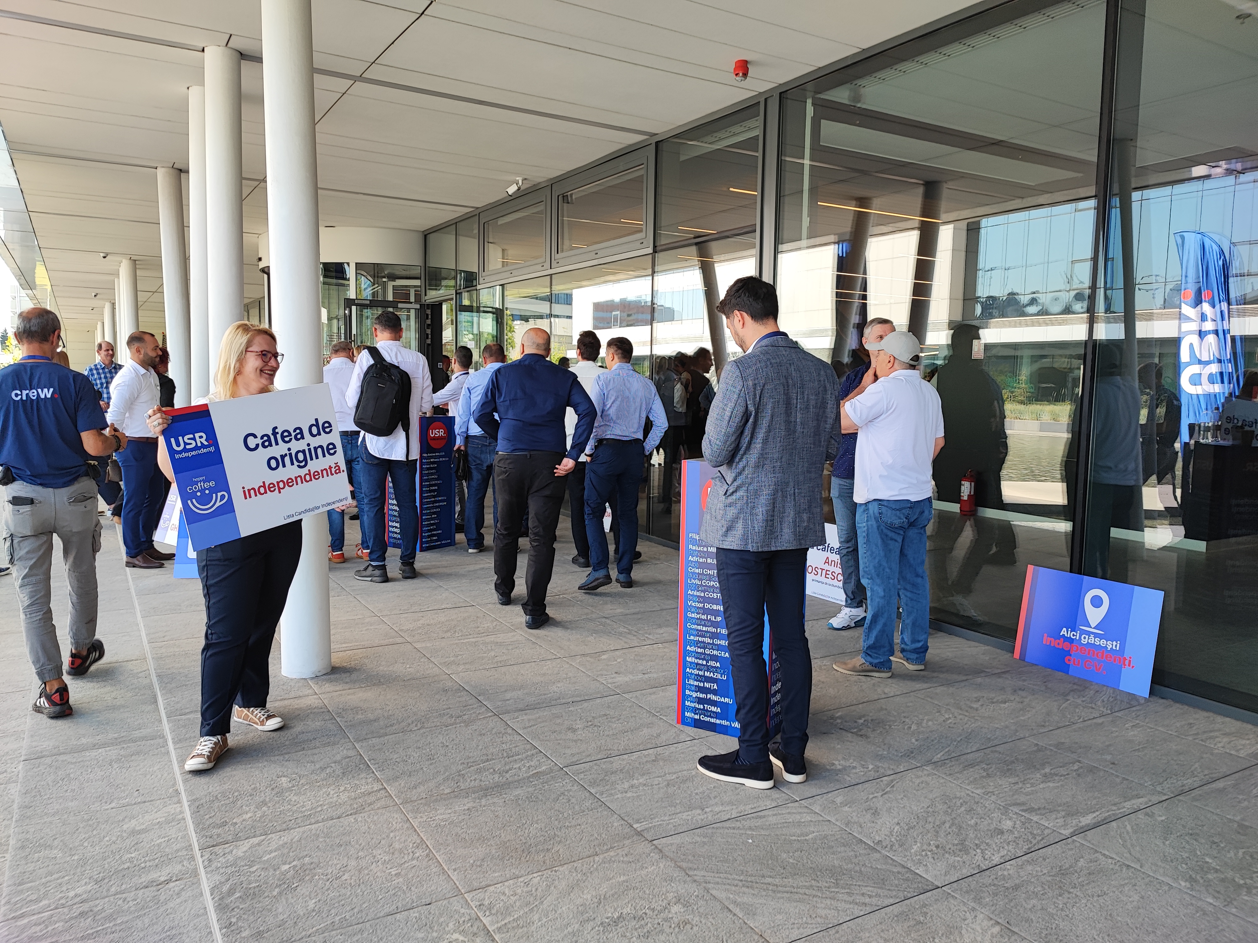 Congresul USR, în umbra „decarului” Lasconi. Uniunea ajunge la răscruce: activism pentru un partid de buzunar sau transformarea pentru ocuparea dreptei. Ce nu s-a văzut la TV | Reportaj