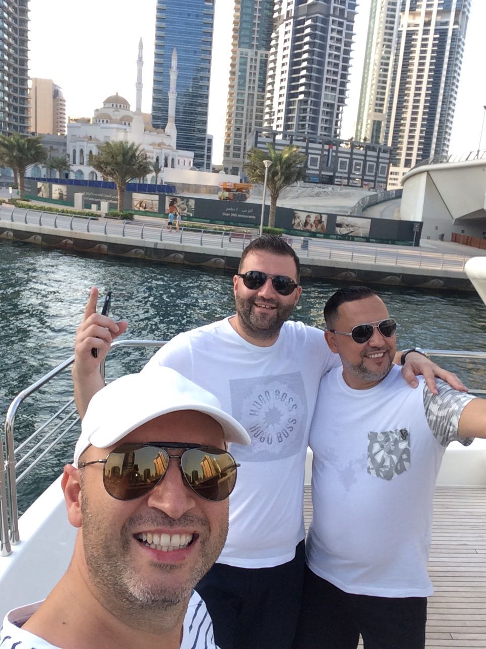 EXCLUSIV / De ziua lui, Sorinel Puștiu’ și-a dus familia și toți prietenii în Dubai!