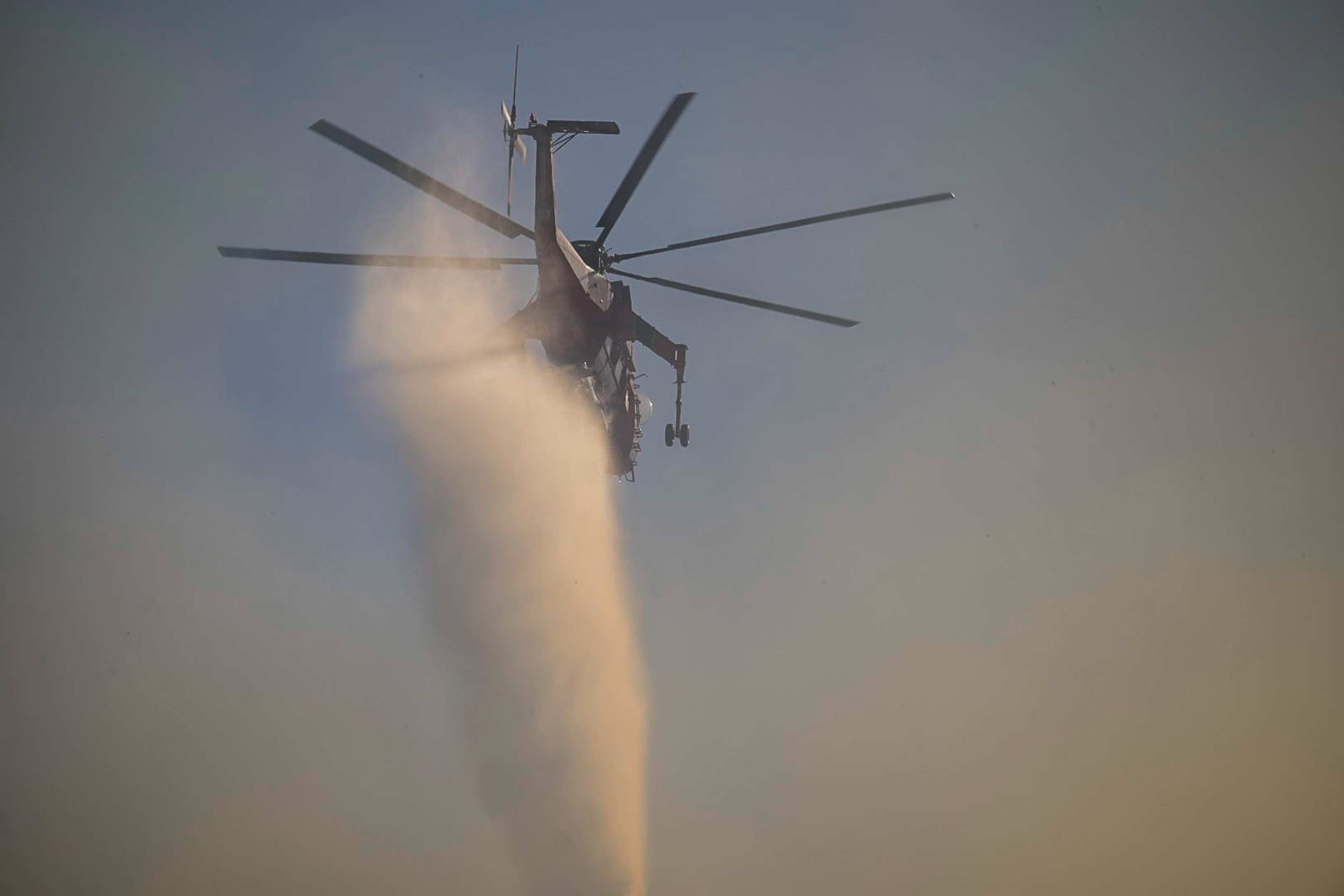 Incendiu puternic pe insula grecească Samos. Mai multe hoteluri, evacuate