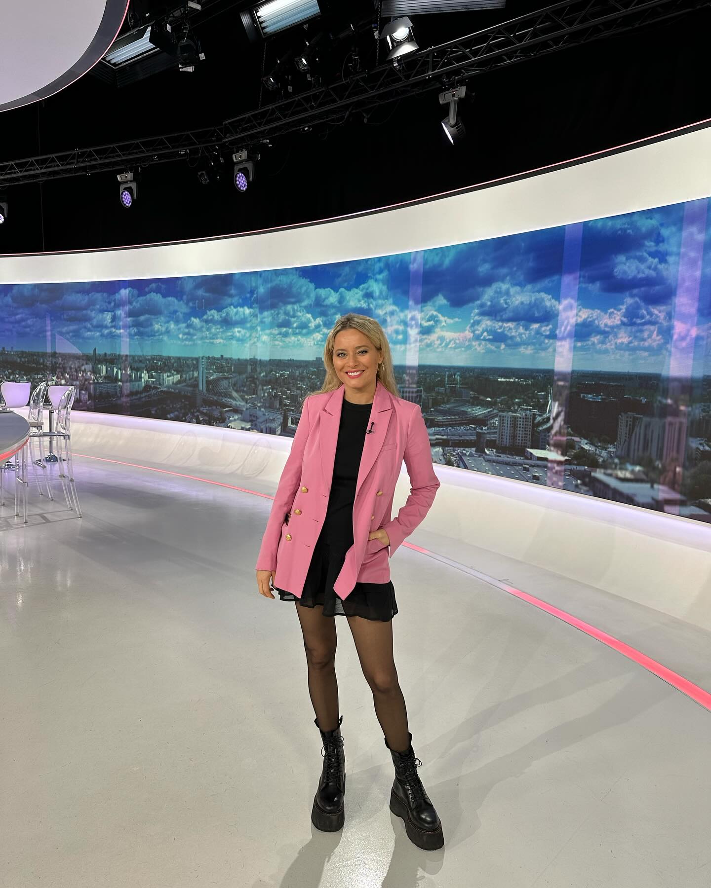 Cum se numește și la ce post de televiziune va fi difuzată noua emisiune prezentată de Laura Cosoi. Actrița, într-o ipostază rară