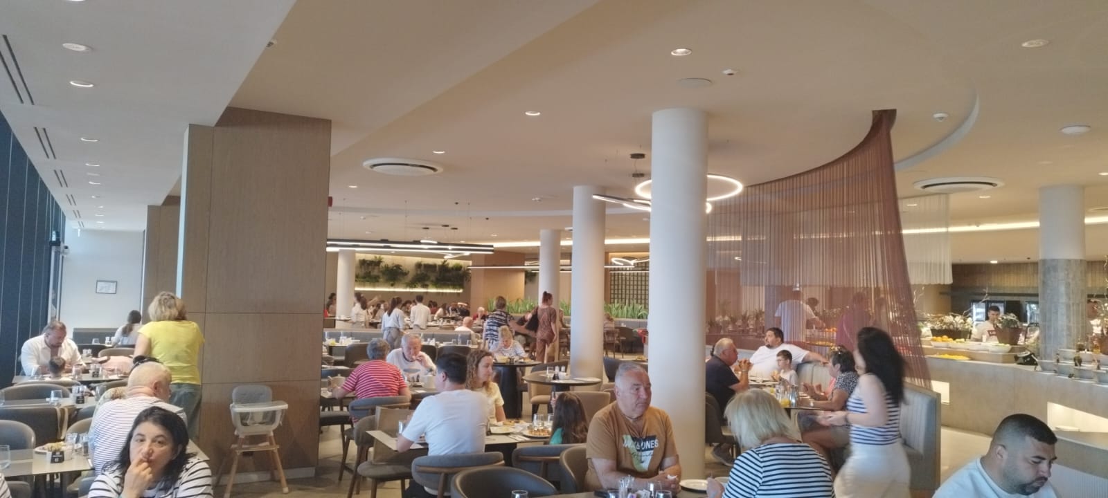 Schimbare majoră pe litoralul bulgăresc: românii trec la turism premium. Cât costă o vacanță Ultra All Inclusive în 2026