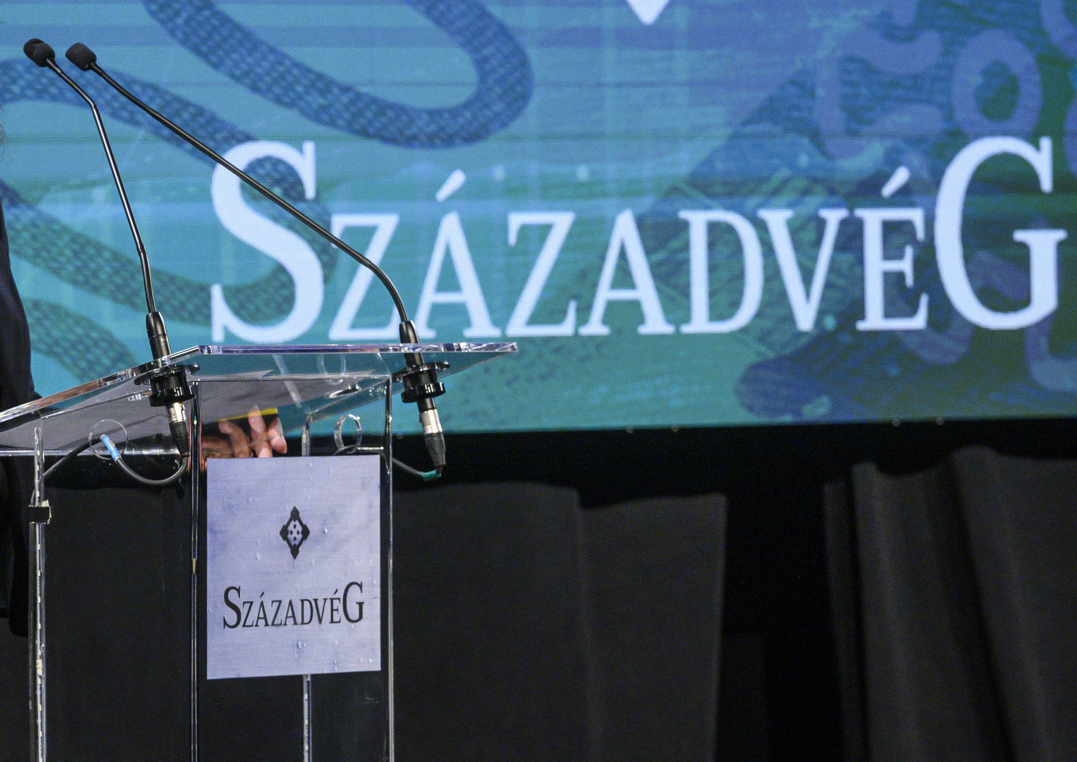 Leépítés kezdődött, független elemzőként folytatja a Századvég