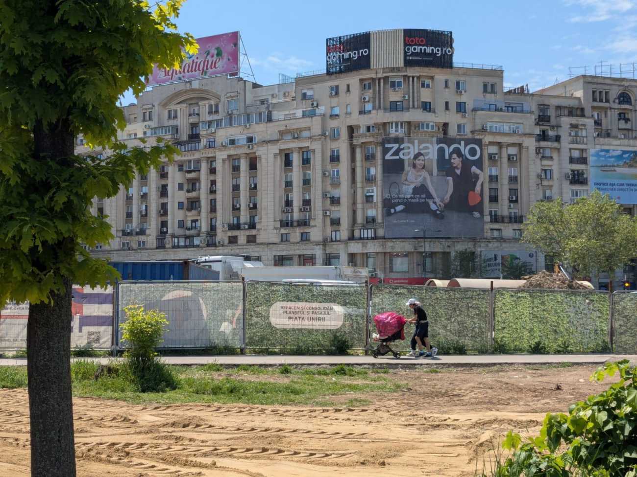 Circulația se redeschide pe o porțiune din Piața Unirii și se pregătește conectarea tramvaielor 32 și 21, anunță Daniel Băluță și Ciprian Ciucu pe șantierul Planșeul Unirii