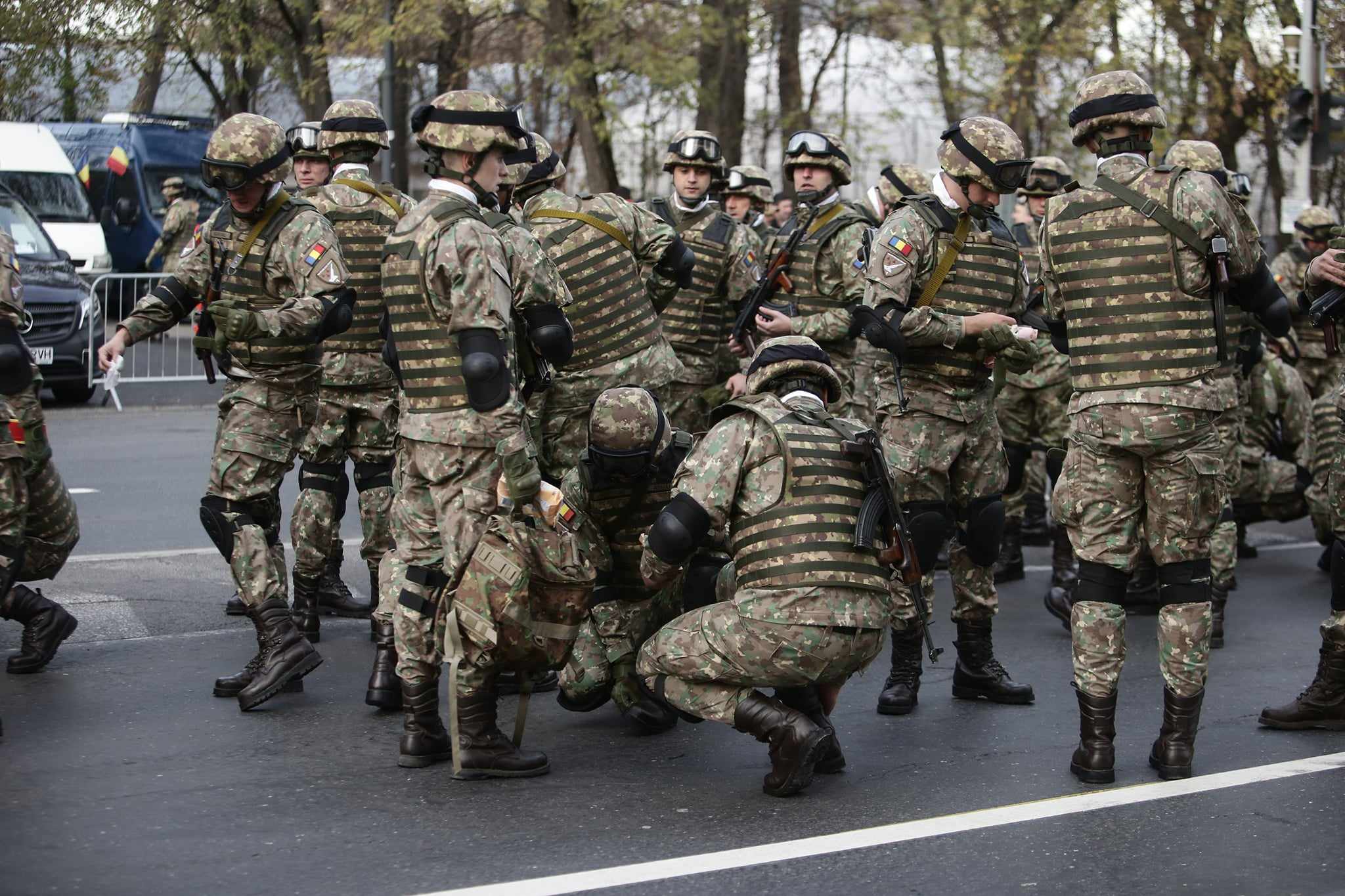 Parada de 1 decembrie 2023 din București. Peste 2.400 de militari, avioane F-16 și Eurofighter au defilat în fața a circa 100.000 de persoane