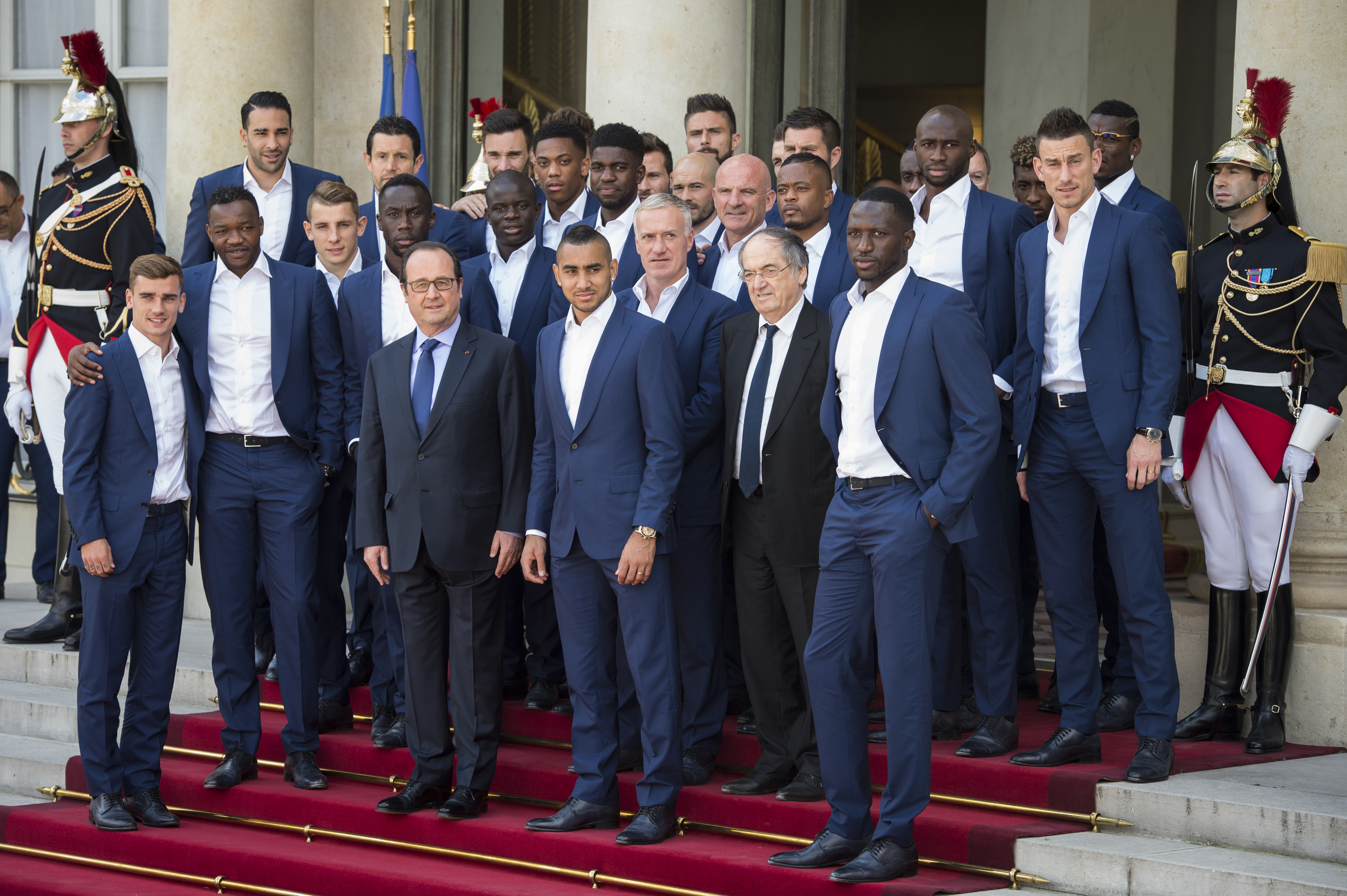 Euro 2016. Fotbaliștii naționalei Franței au luat masa cu președintele Francois Hollande