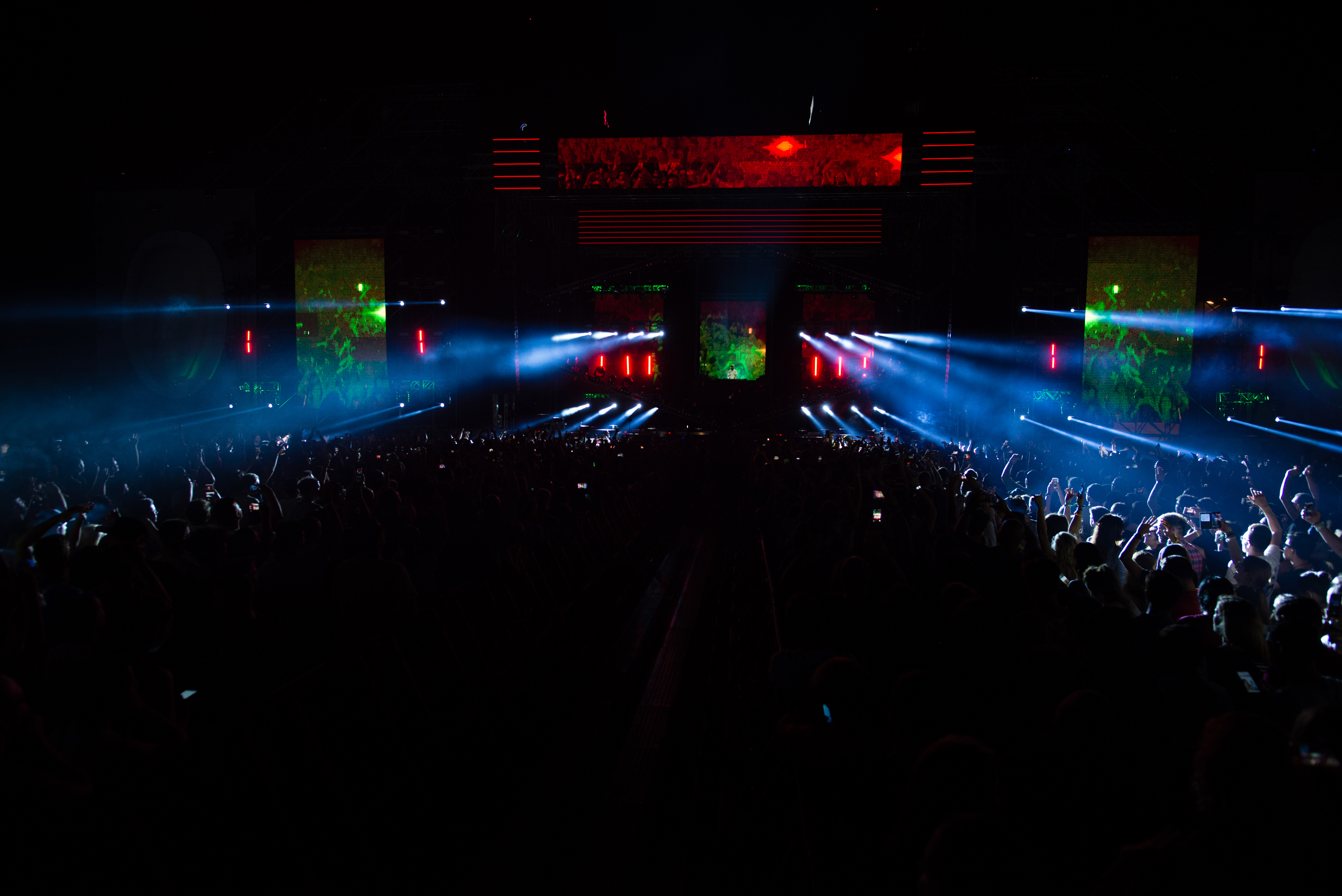David Guetta, show electrizant la Romexpo. Mii de oameni au venit să-l vadă | FOTO