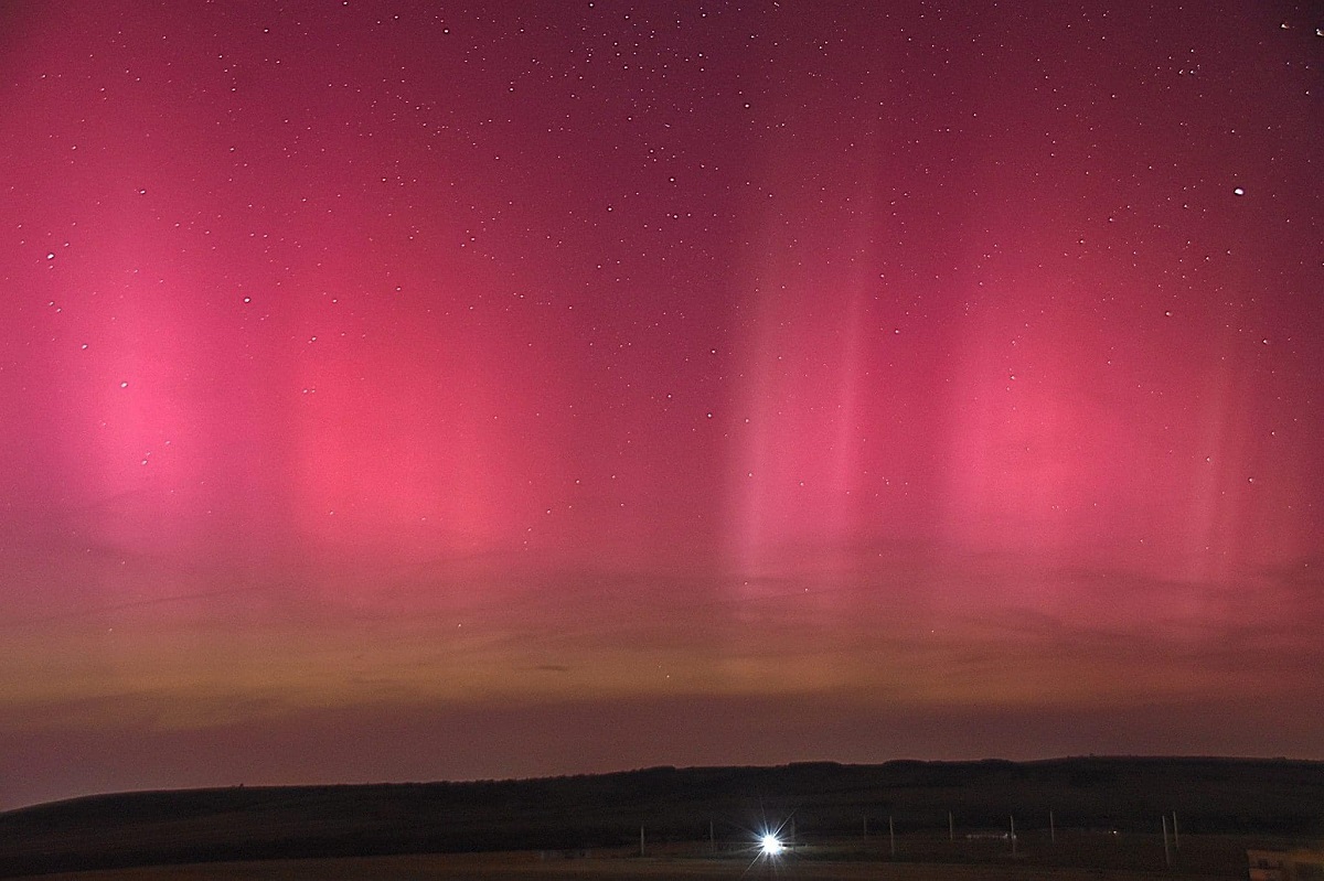 Aurora boreală, vizibilă în România. Spectacolul ceresc, provocat de cea mai puternică furtună solară din ultimele decenii. FOTO