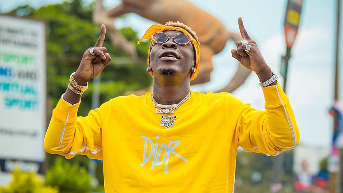 Shatta Wale drops political advice on how his fans should vote