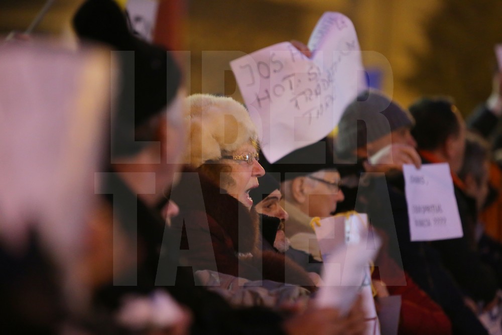 UPDATE. Contramanifestație în București. PSD se dezice de protestele de la Cotroceni / FOTO&VIDEO