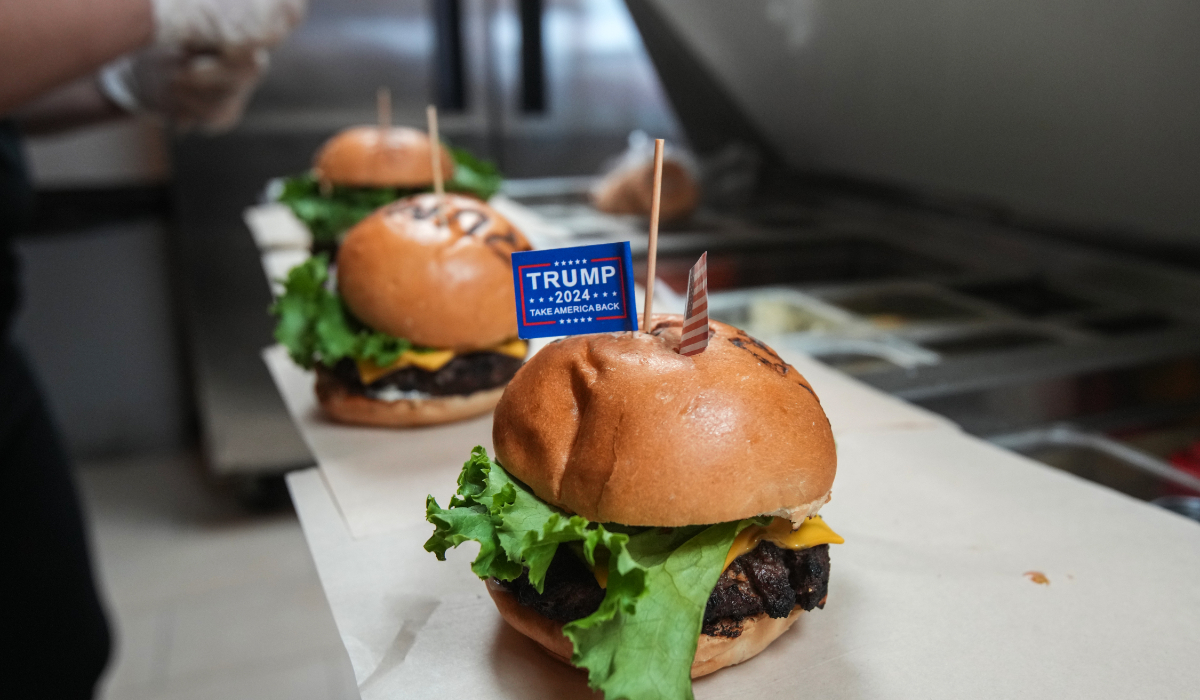 Cum vrea Donald Trump să salveze burgerii din SUA, una dintre mâncărurile lui preferate