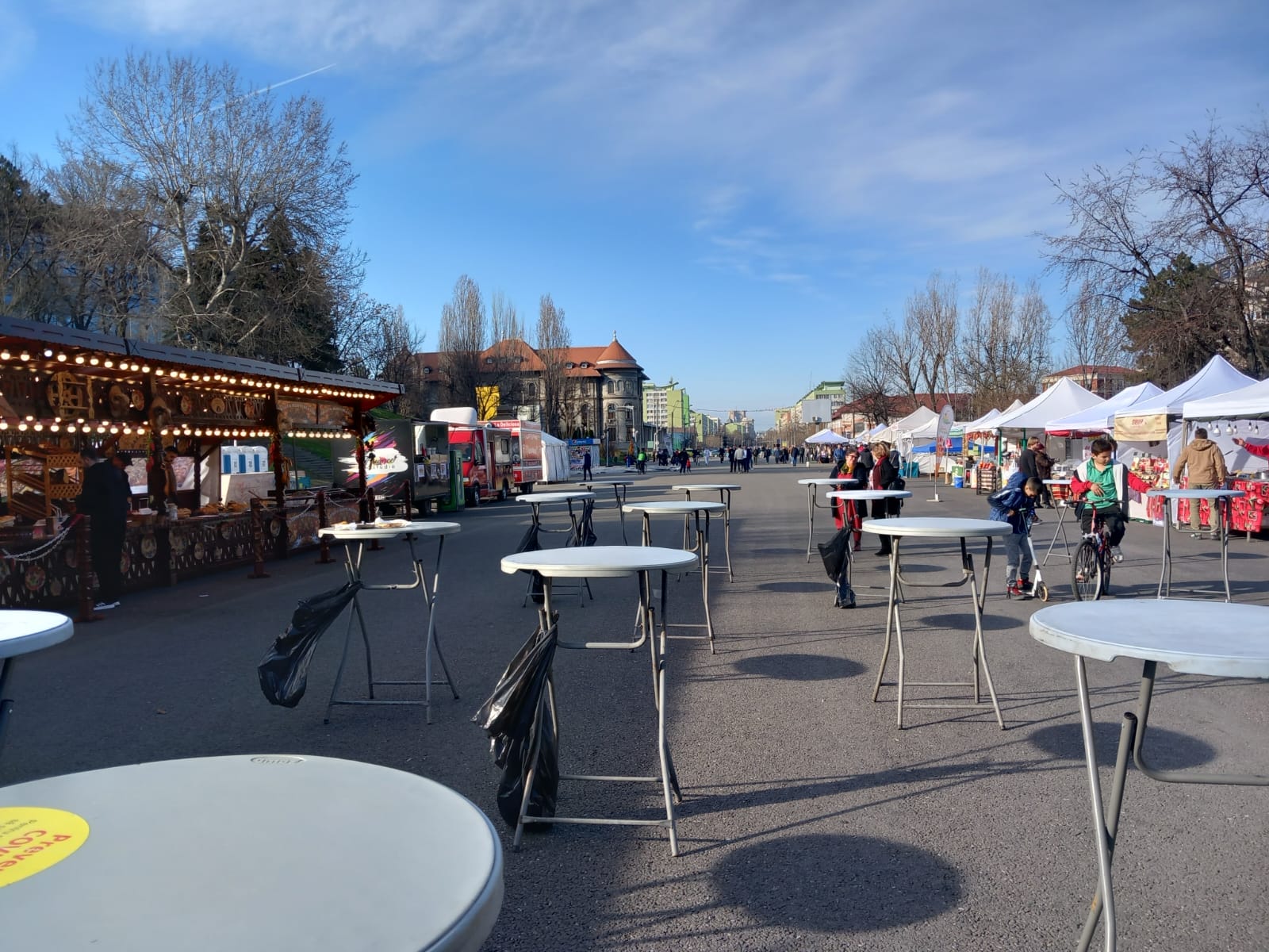 Târgul de Mucenici din parcul Tineretului din București, închis temporar de ANPC. Ce nereguli au fost găsite