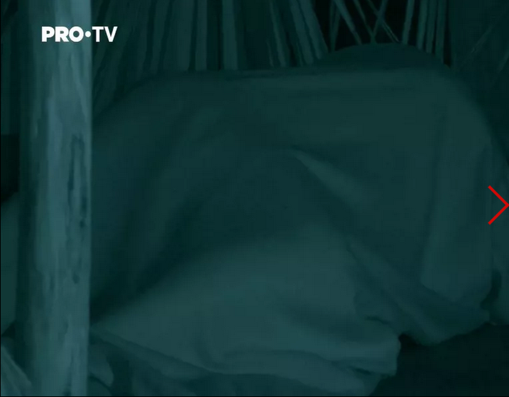 Laura Giurcanu şi TJ Miles de la „Survivor România” 2022 au dormit împreună, sub pătură. Ce spune iubitul fotomodelului despre cei doi
