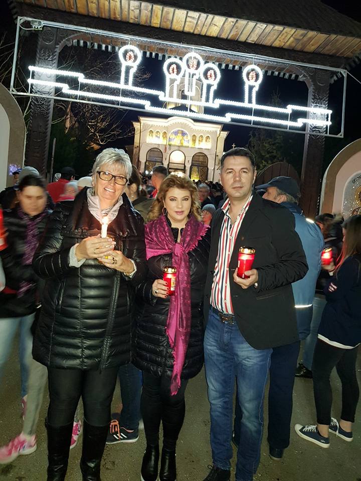 Ce masă îmbelșugată a pregătit Mihaela Borcea de Paște. Bunătăți una și una / FOTO