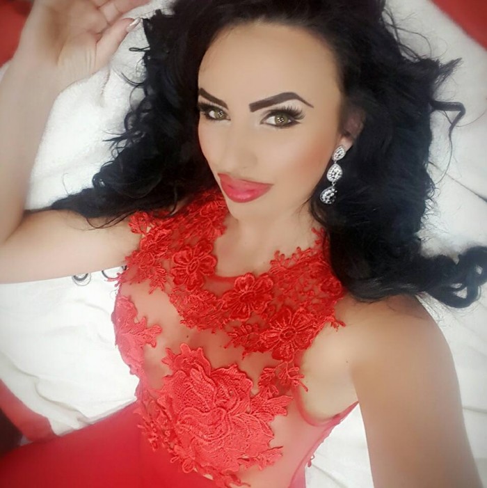 INTERVIU | Violeta Varga, angajata sexy de la ISJ Arad, după ce acum o știe o țară întreagă: "Vreau să rămân în anonimat"
