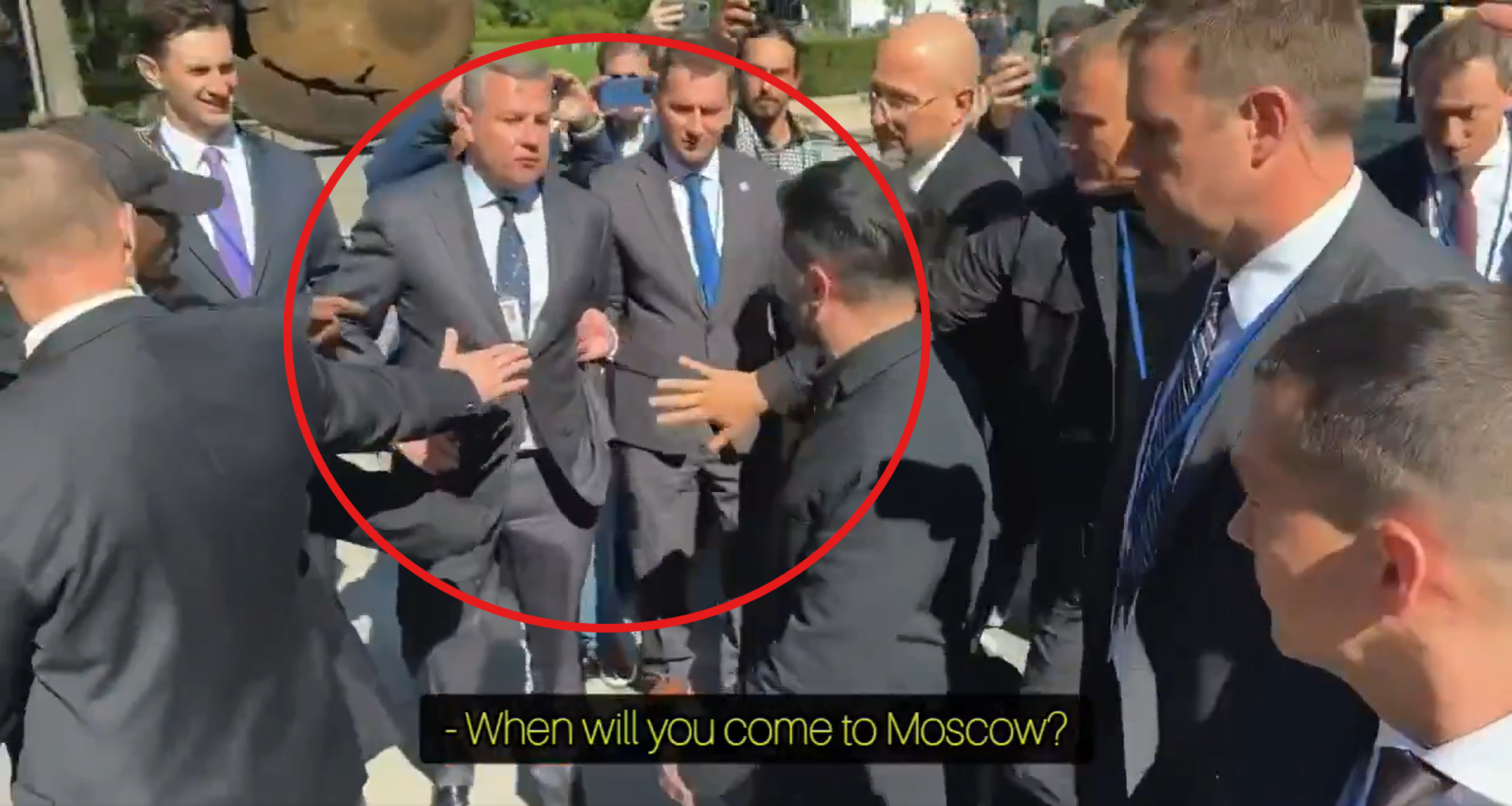 "DOBRO JE TO ŠTO ZELENSKI PAMTI IZVORNI RUSKI JEZIK" Putinov portparol se oglasio povodom odgovora predsednika Ukrajine ruskom novinaru u Njujorku