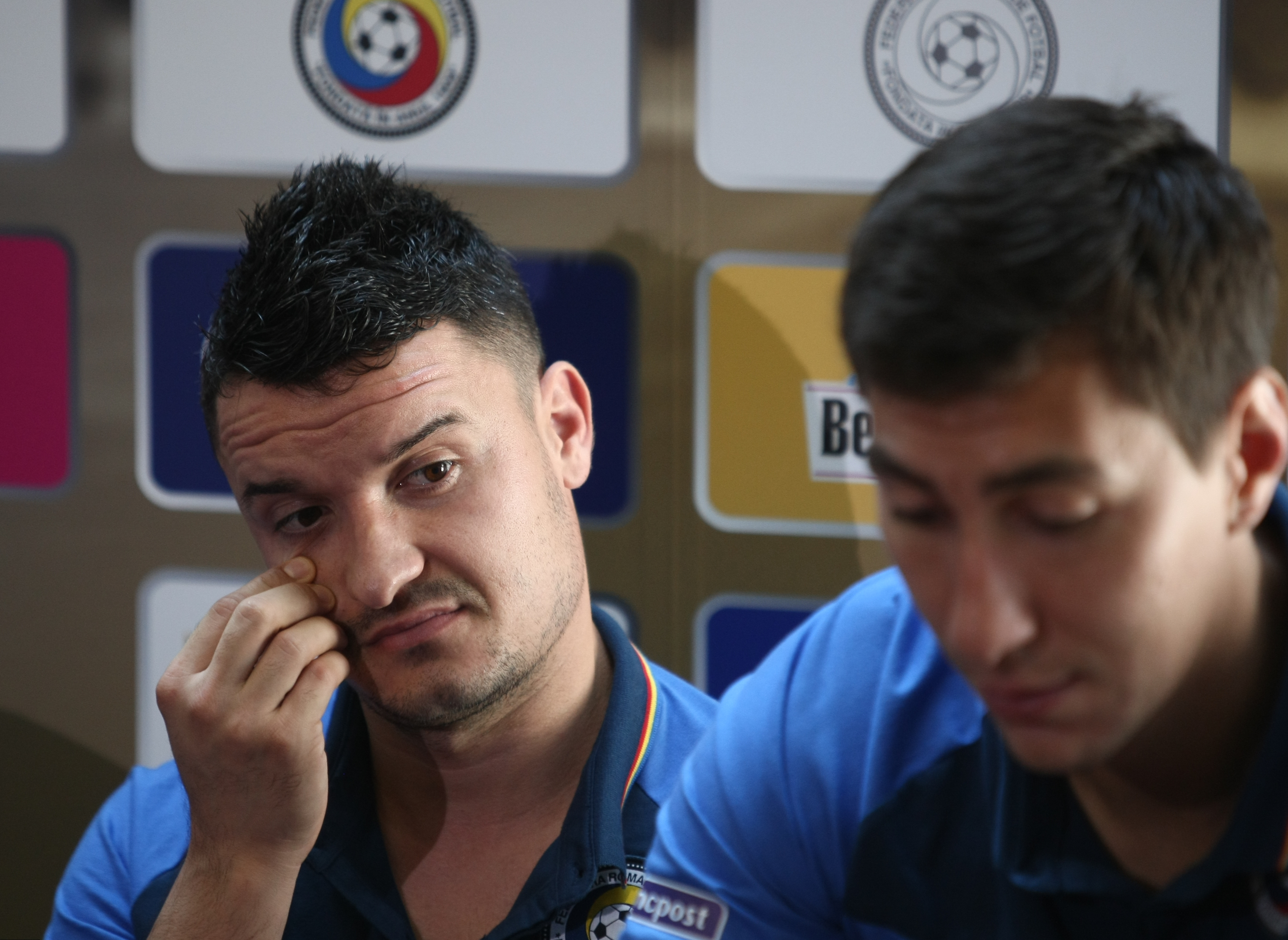 Schimb de replici fabuloase între Iordănescu și Budescu. ”Aștept să te apuci de fotbal”. ”Ce vrei, bă, cine ești?” / GALERIE FOTO