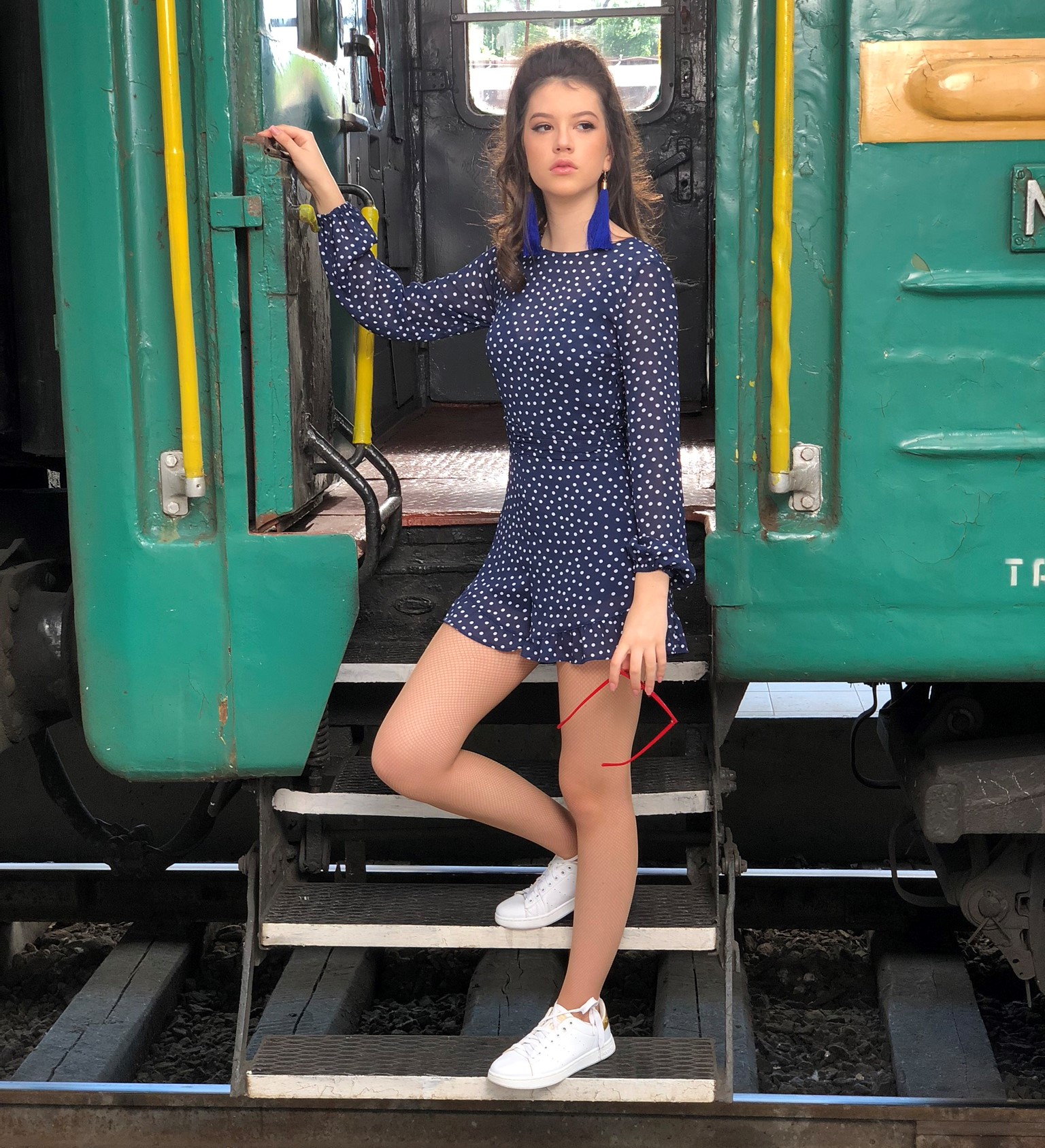 Cleopatra Stratan este de nerecunoscut în noul ei videoclip, „Te las cu inima“. Transformare incredibilă | FOTO & VIDEO