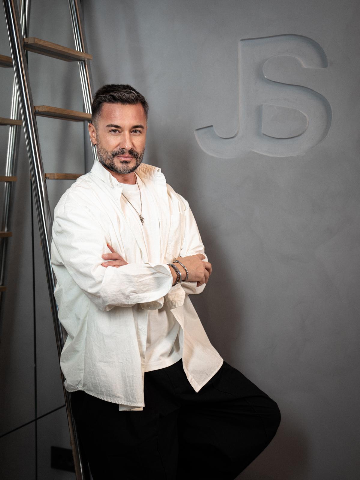 Tunsorile anului 2026. Ce culori și tonuri se poartă: Recomandările hairstylist-ului Adrian Perjovschi