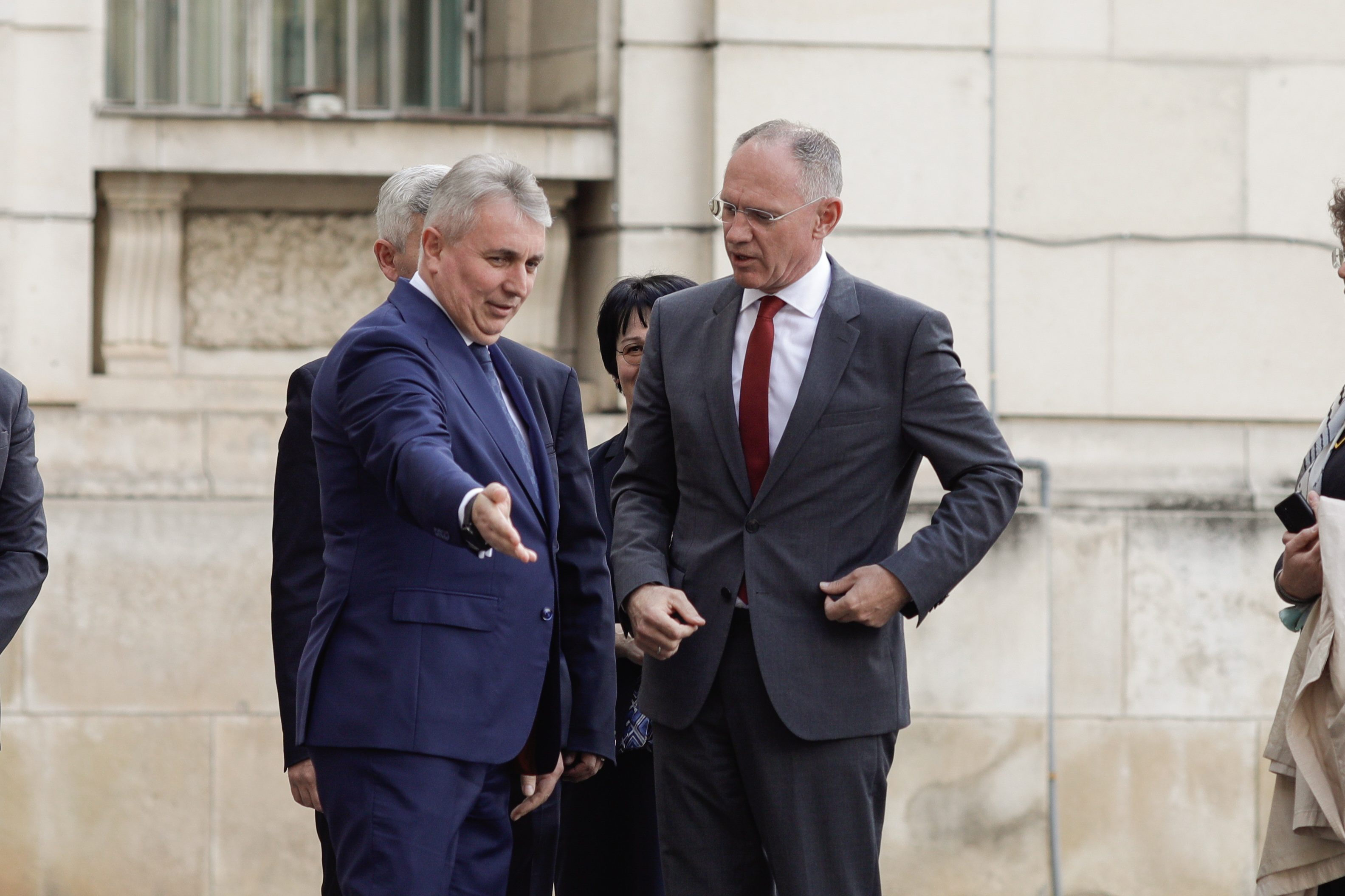Aflat la București, Gerhard Karner, ministrul austriac de interne, spune că încă „nu poate să ne ofere o dată” pentru aderarea României la Schengen