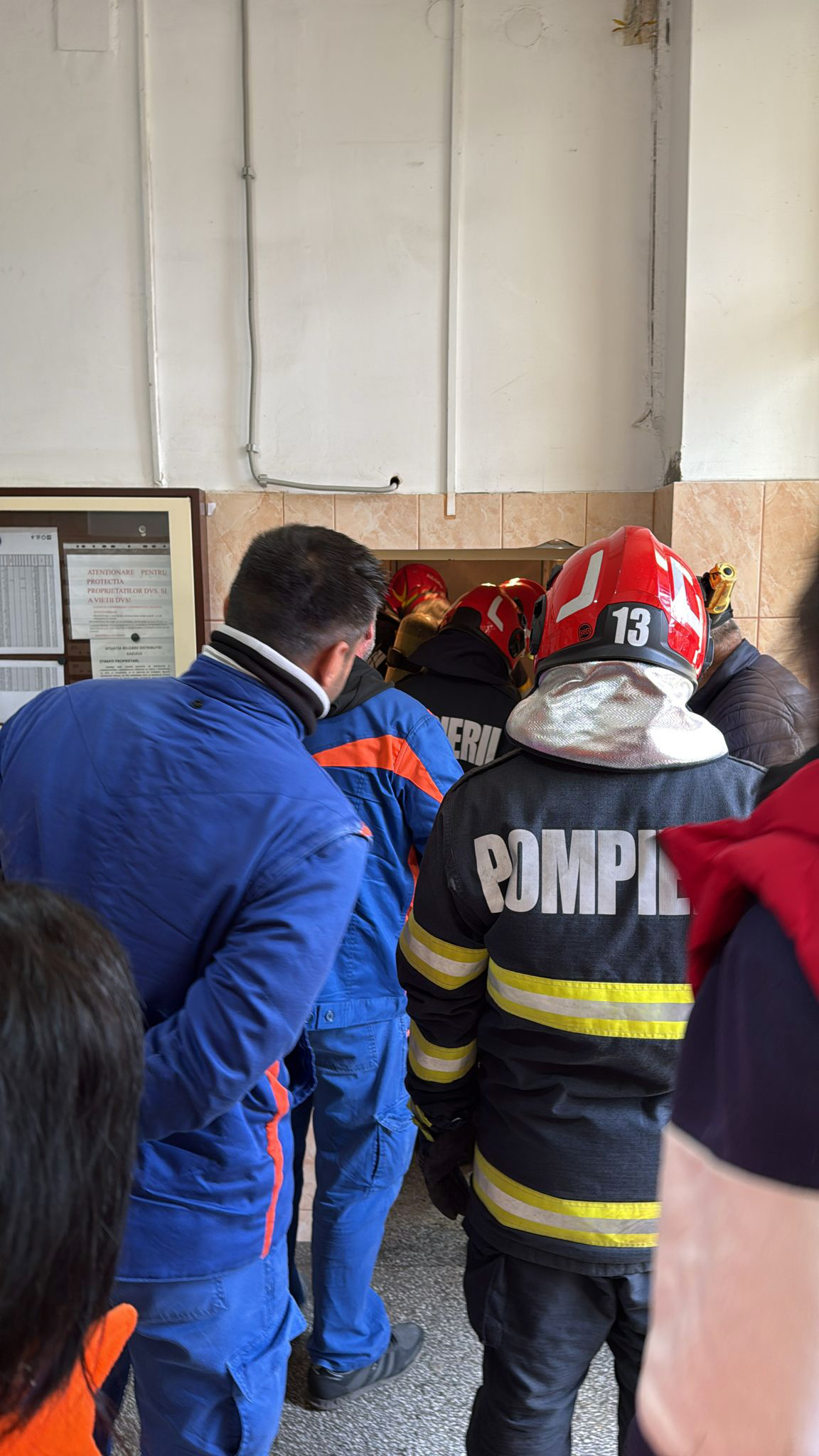 Situație disperată în Rahova, sectorul 5, unde sute de oameni stau de două luni fără gaze. „O să facem Crăciunul în frig. Pentru Distrigaz nu contăm”